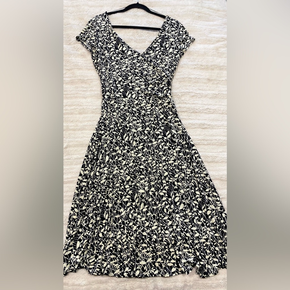 London Times Black and White Sleeveless Maxi Dress